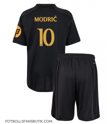 Real Madrid Luka Modric #10 Replika Tredje Tröja Barn 2023-24 Kortärmad (+ Korta byxor)